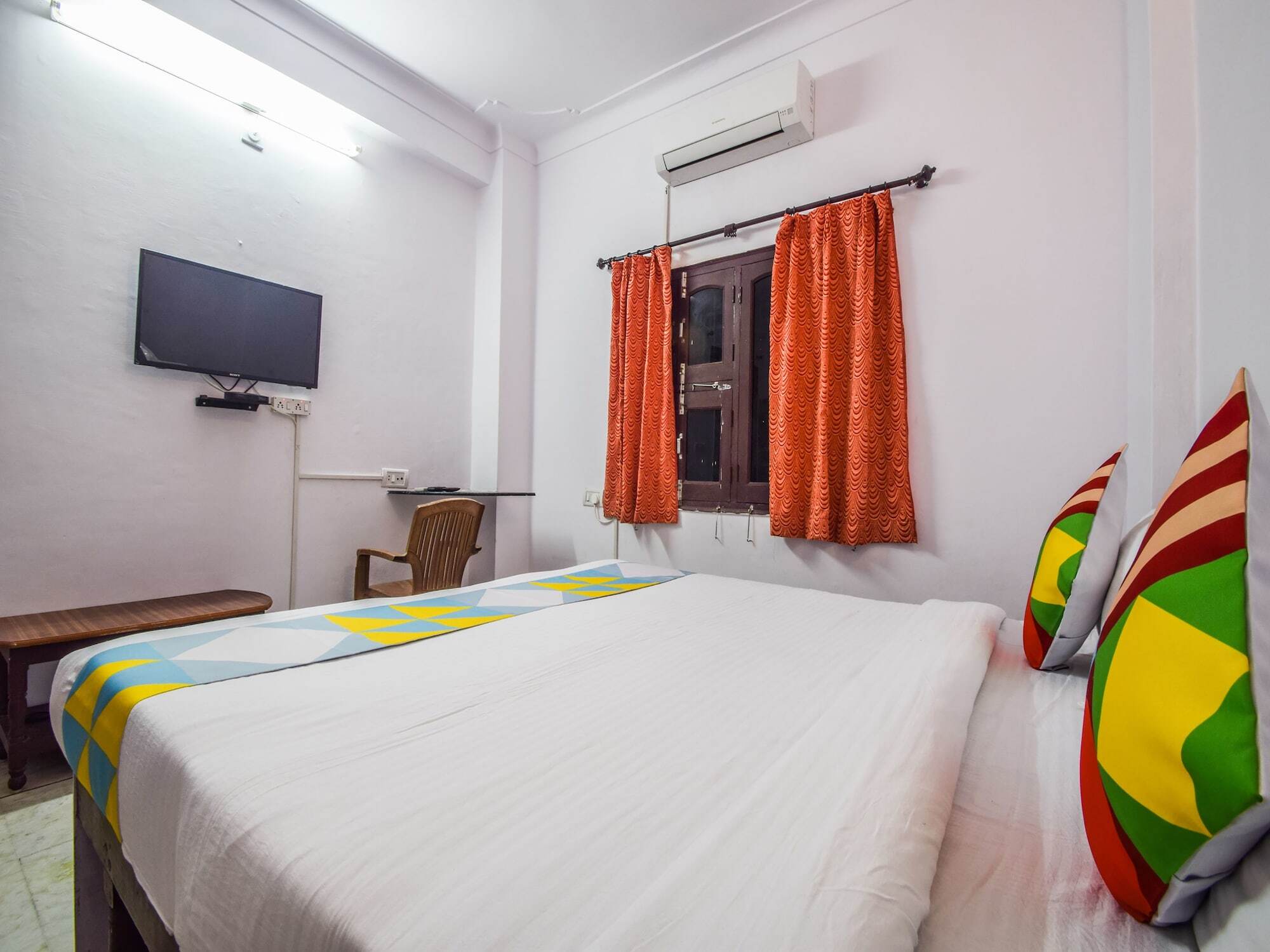 โอโย โฮม 22469 เฮอริเทจ ซิตี้พาเลซ วิวสเตย์ ภติยานี ชุหัตตา Hotel อุเดเปอร์ ภายนอก รูปภาพ